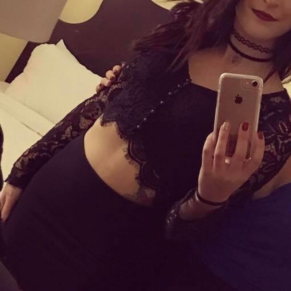 Lace crop top - Picture 1 of 4